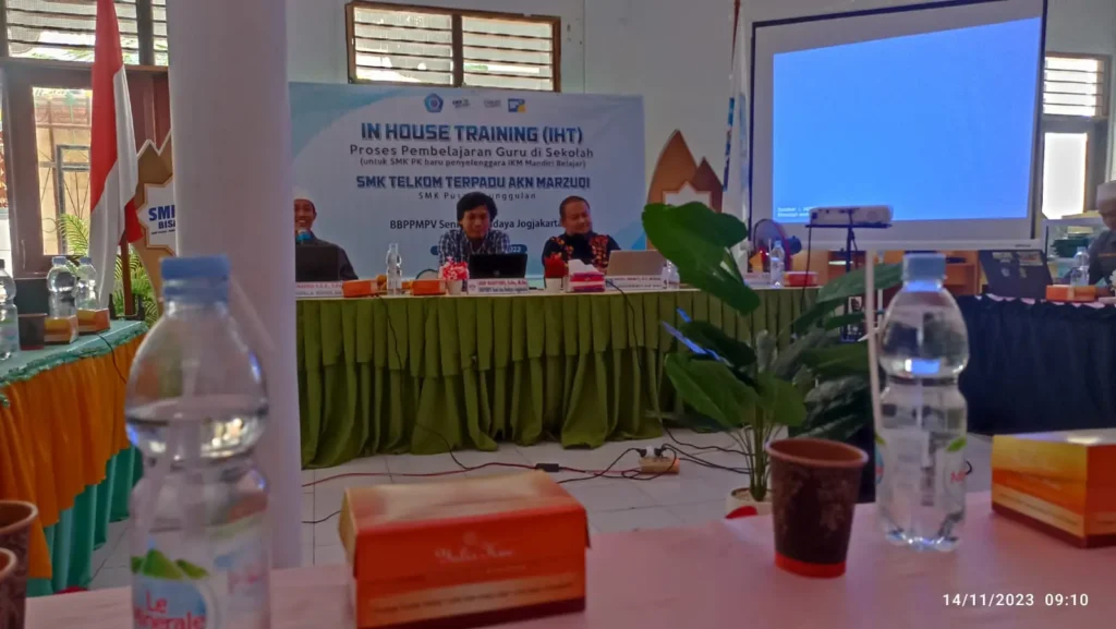 IHT Kurikulum Merdeka untuk Guru di SMK Telkom Terpadu AKN Marzuqi