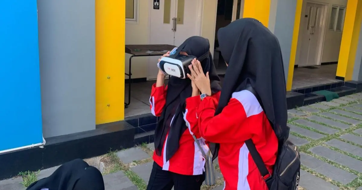 Mencoba game vr virtual reality